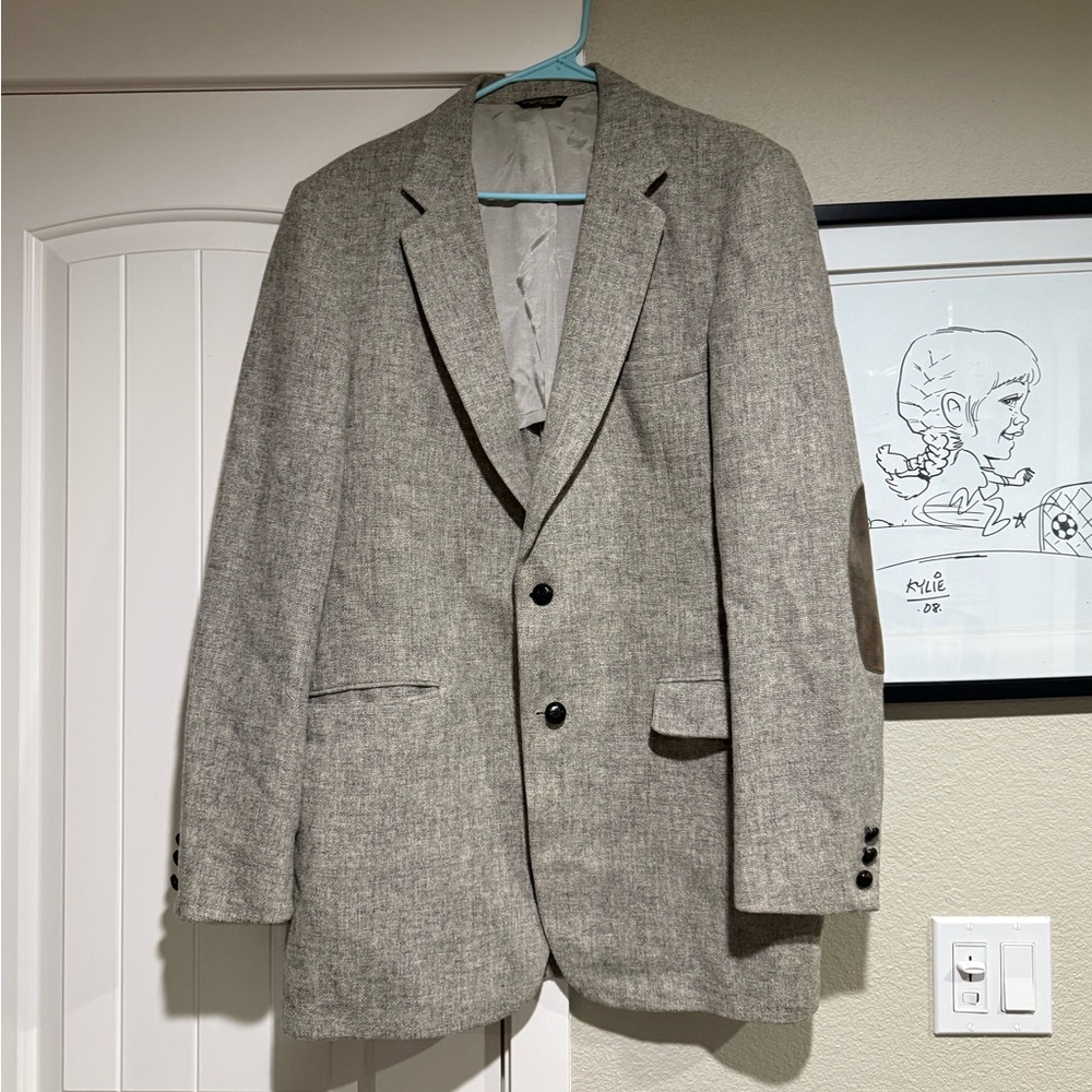 🍄Men's Gray Blazer with Elbow Patches little hole by elbow see images